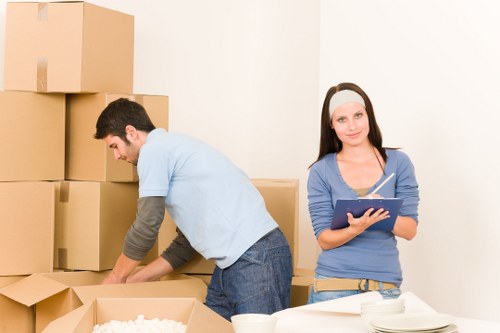 Advantages of hiring a professional moving van